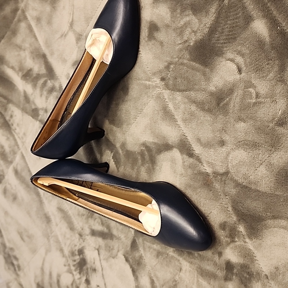 Life Stride pumps